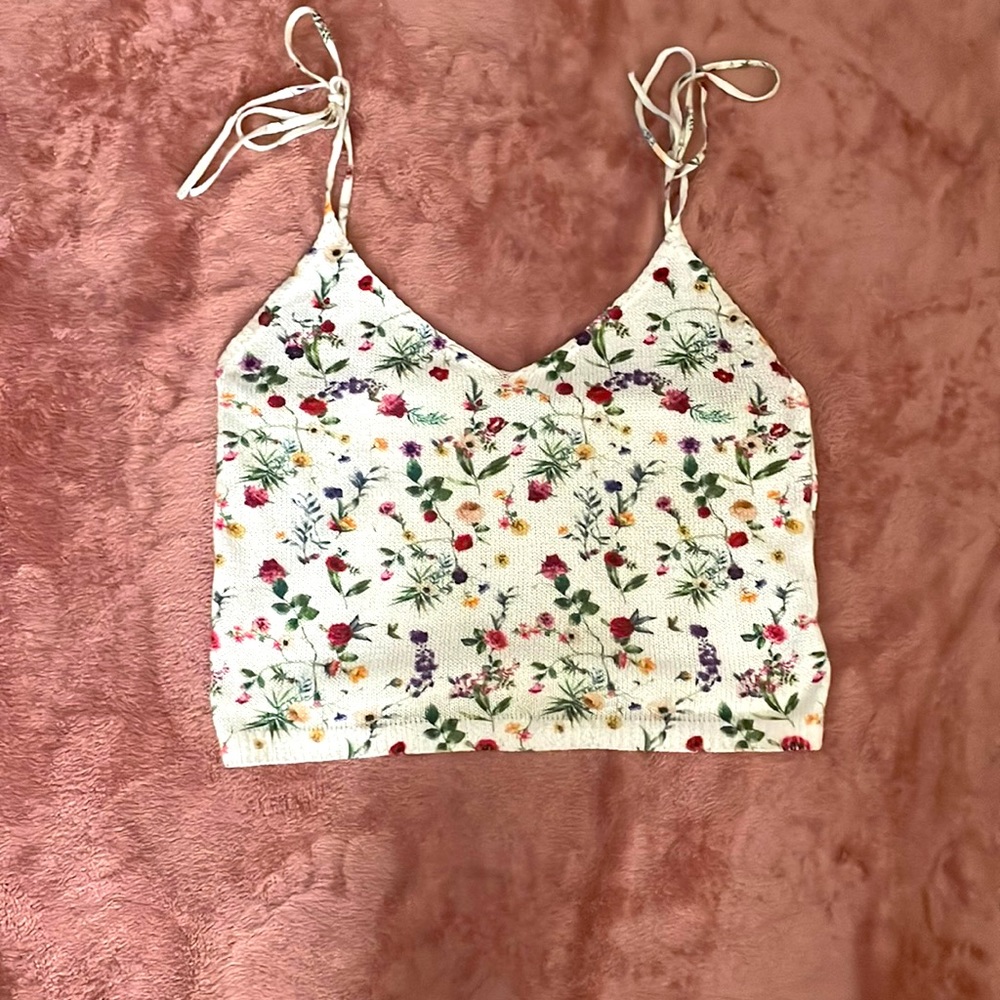 Crop Top. Crochet like material. Large.
